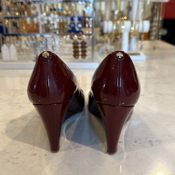 Kate Spade burgundy patent leather wedges size 7 - Picture 4 of 6